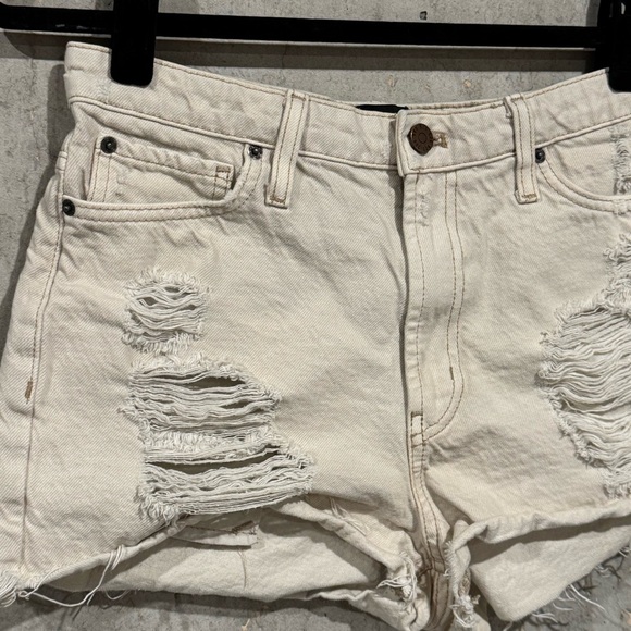 BDG Women's 26 Cream Essential High Rise Cutoff Distressed Jean Shorts Summer - Picture 2 of 8